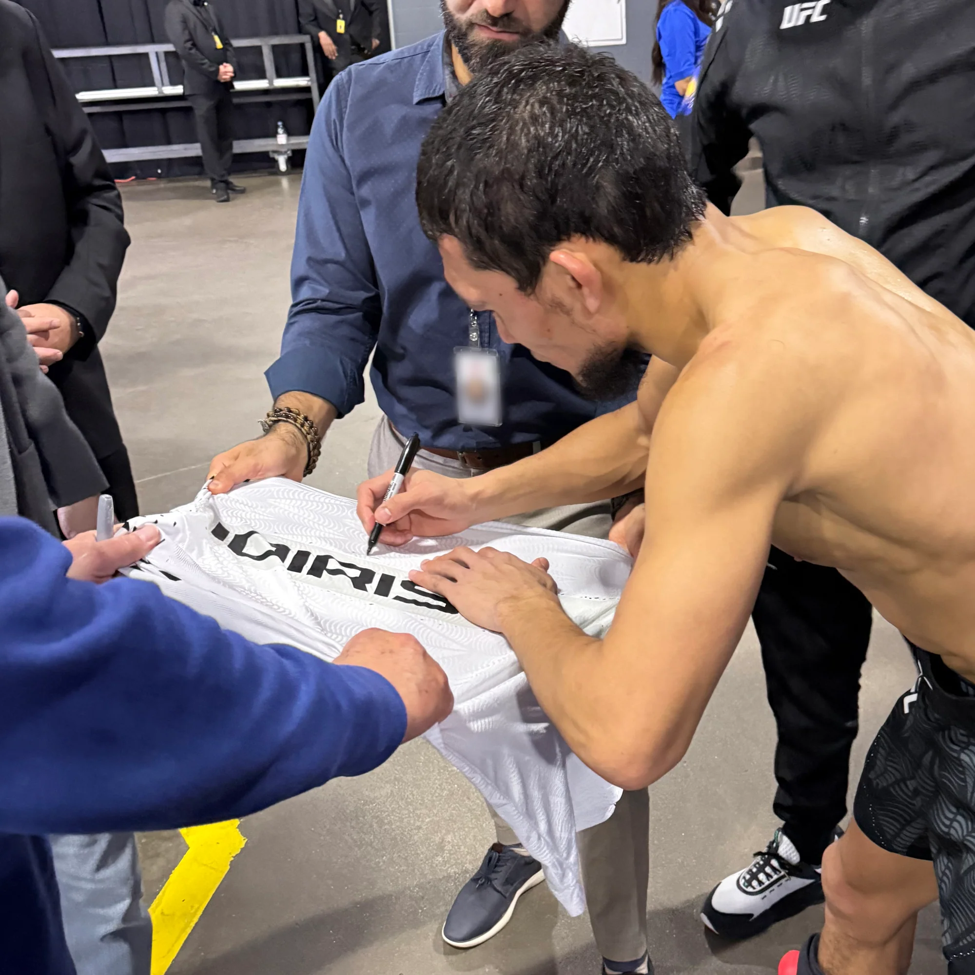 Alibi Idiris Signed 1-of-1 Fight Worn Jersey UFC Fight Night: Strickland vs Hernandez - Image 3