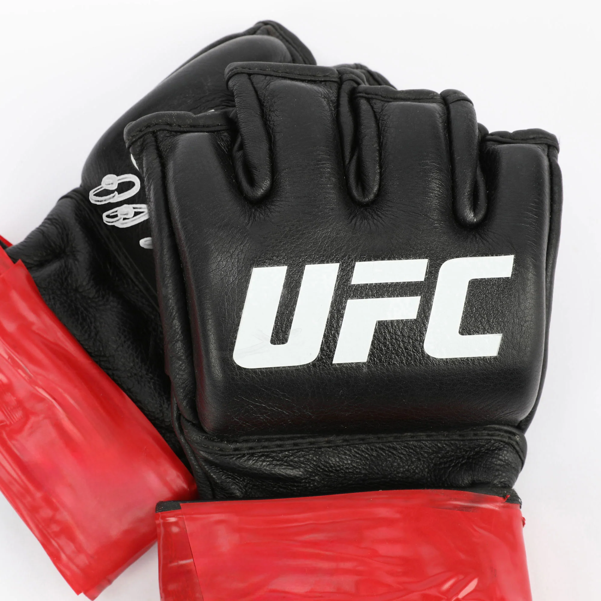 Alice Ardelean Signed 1-of-1 Fight Worn Gloves UFC Fight Night: Allen vs Costa - Image 5