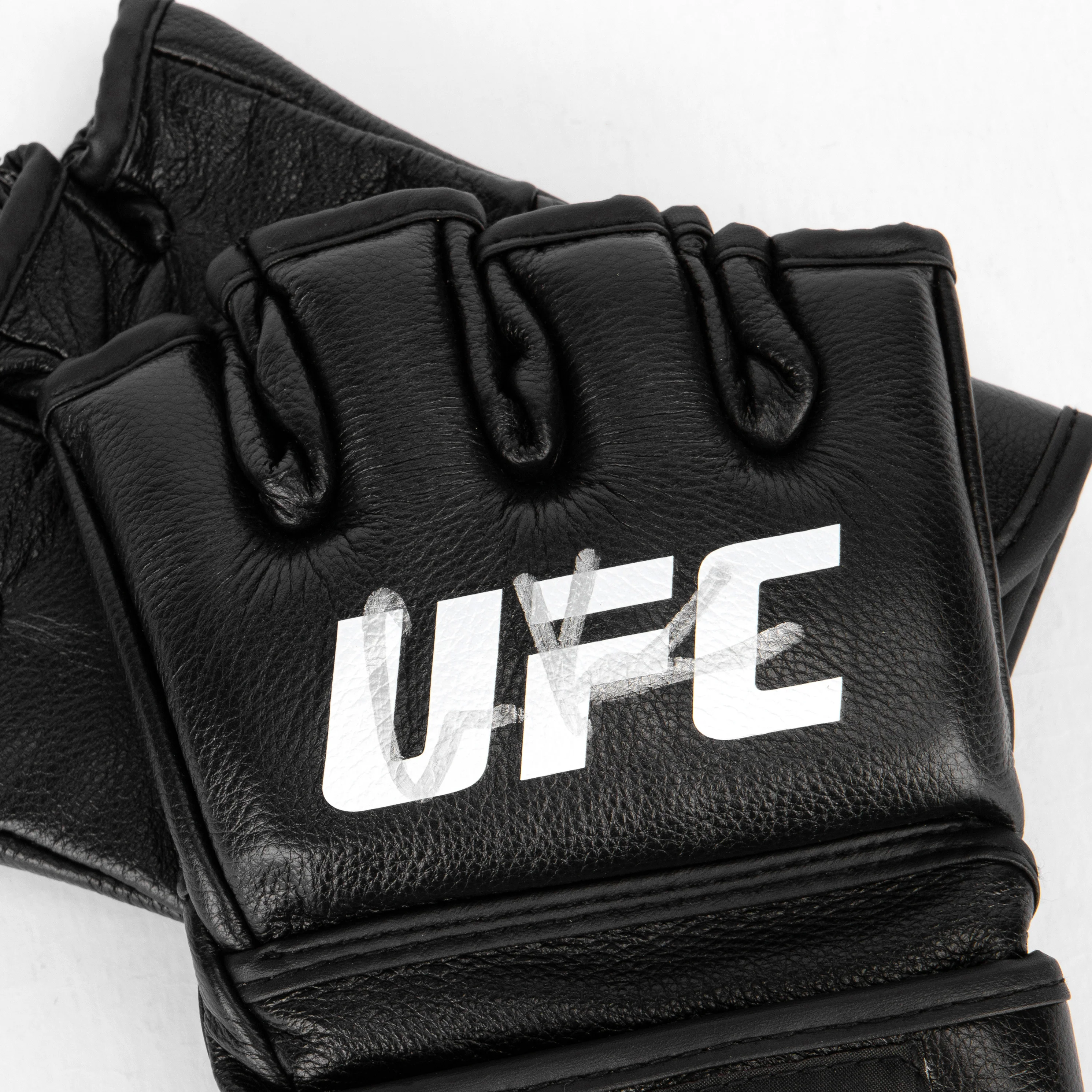 Calvin Kattar Signed Official UFC Gloves - Image 4