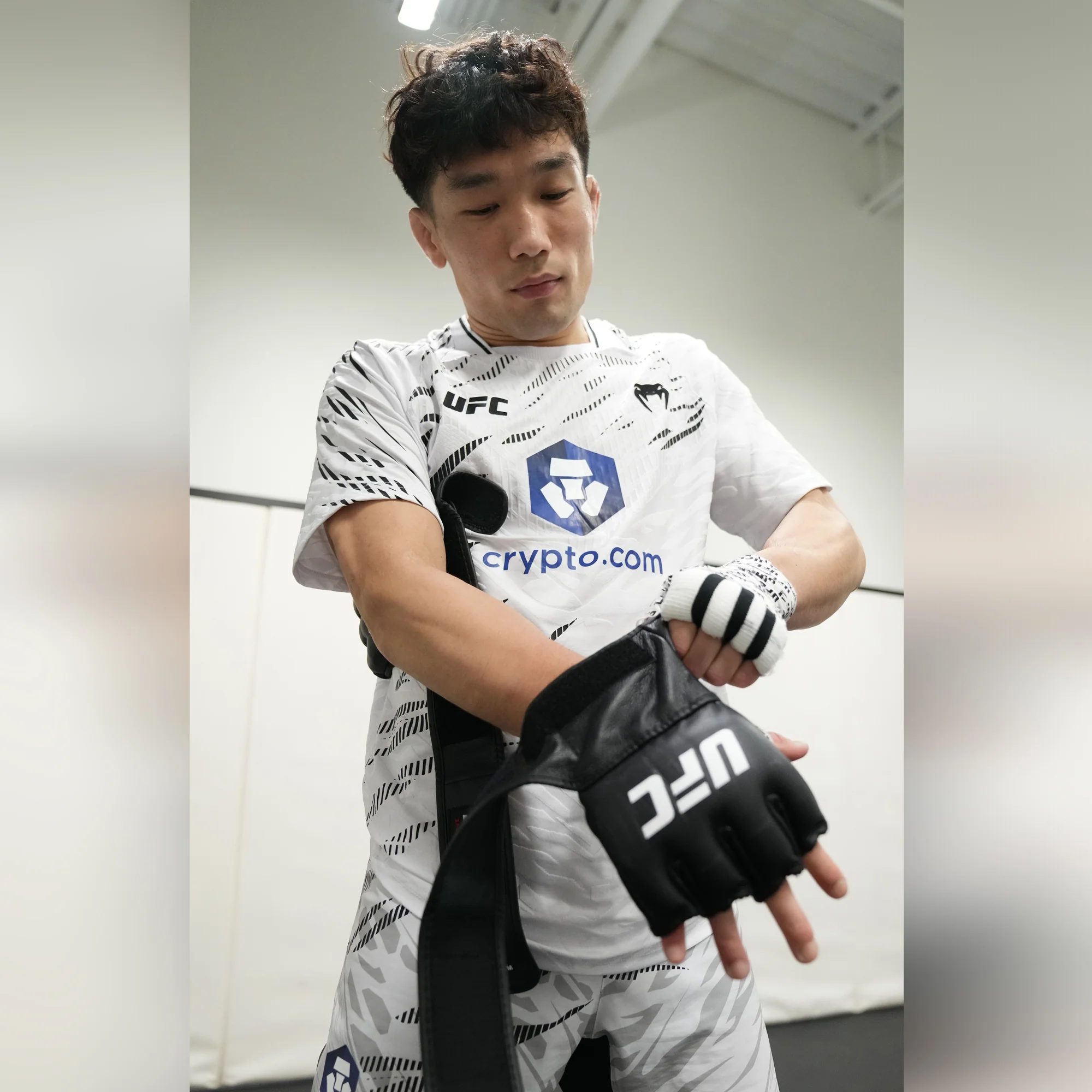 Chang Ho Lee Signed 1-of-1 Fight Worn Jersey UFC Fight Night: Garcia vs Onama - Image 3