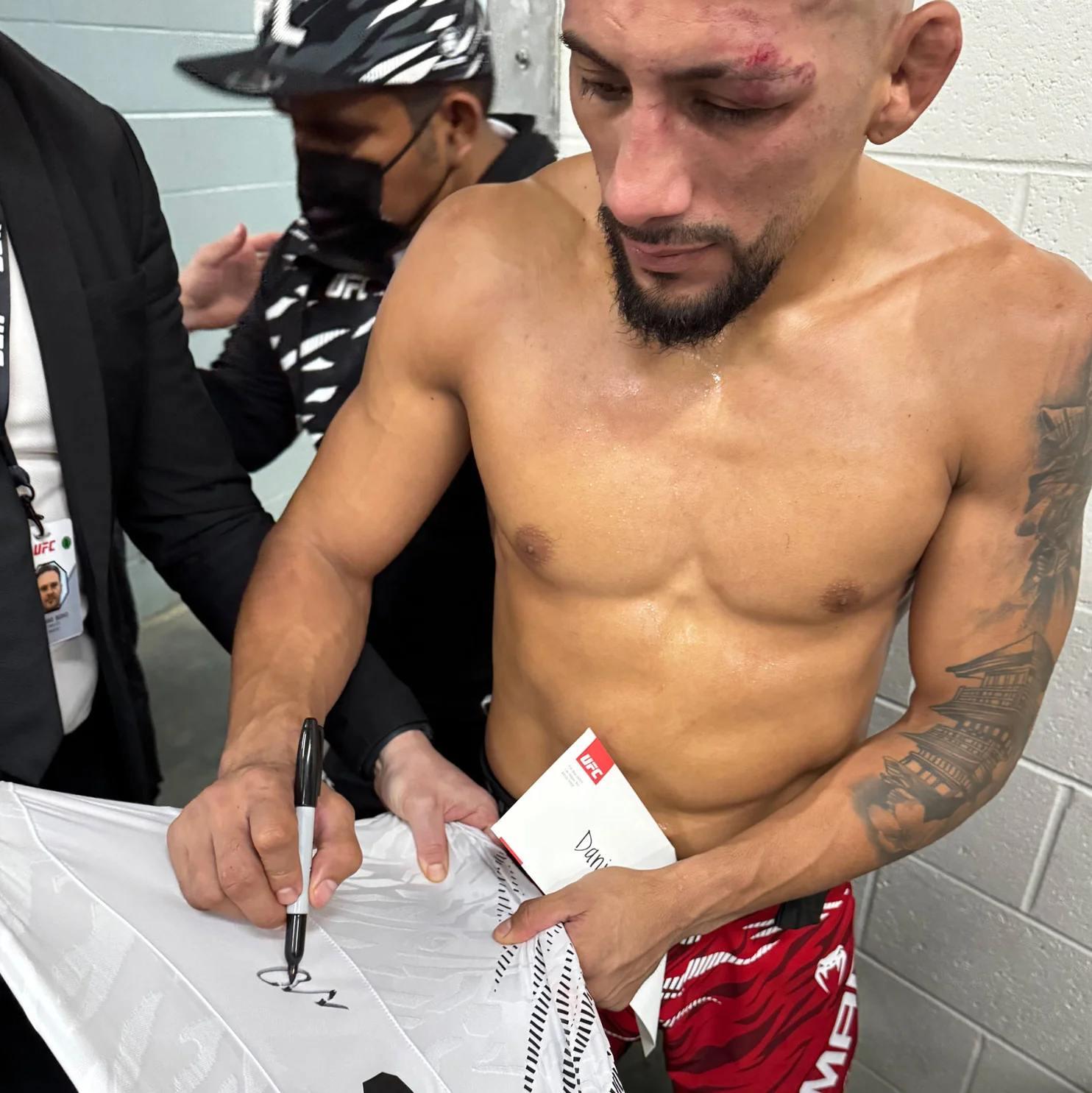 Daniel Marcos Signed 1-of-1 Fight Issued Jersey UFC Fight Night: Sandhagen vs Figueiredo - Image 2