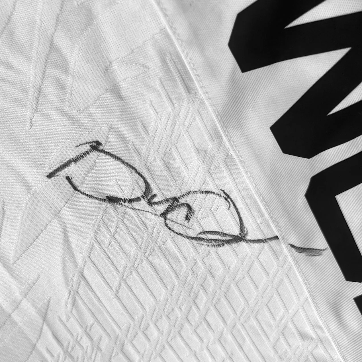 David Onama Signed 1-of-1 Fight Issued Jersey UFC Fight Night: Machado Garry vs Prates - Image 4