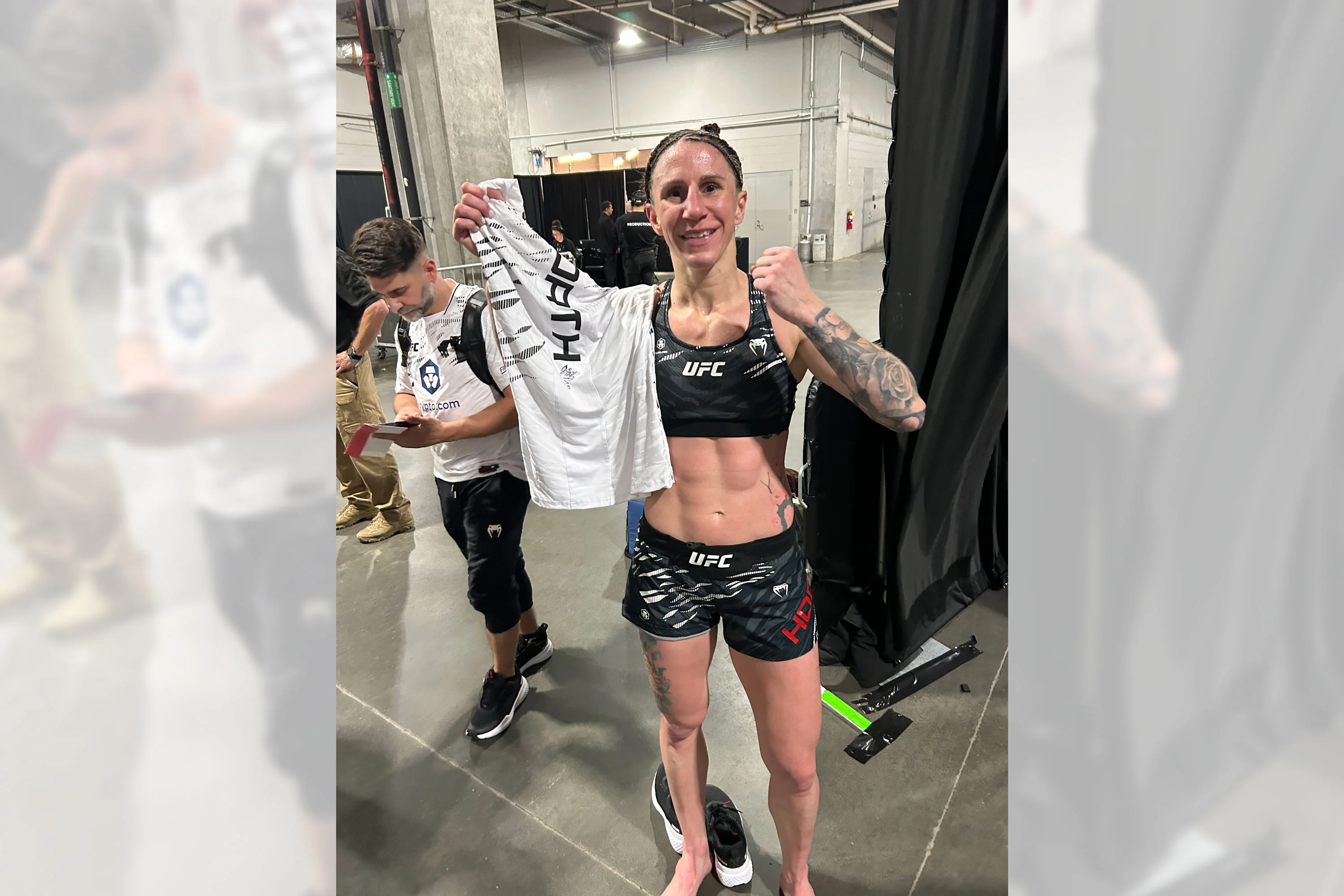 Jamey-Lyn Horth Signed 1-of-1 Fight Issued Jersey UFC Fight Night: Usman vs Buckley - Image 3