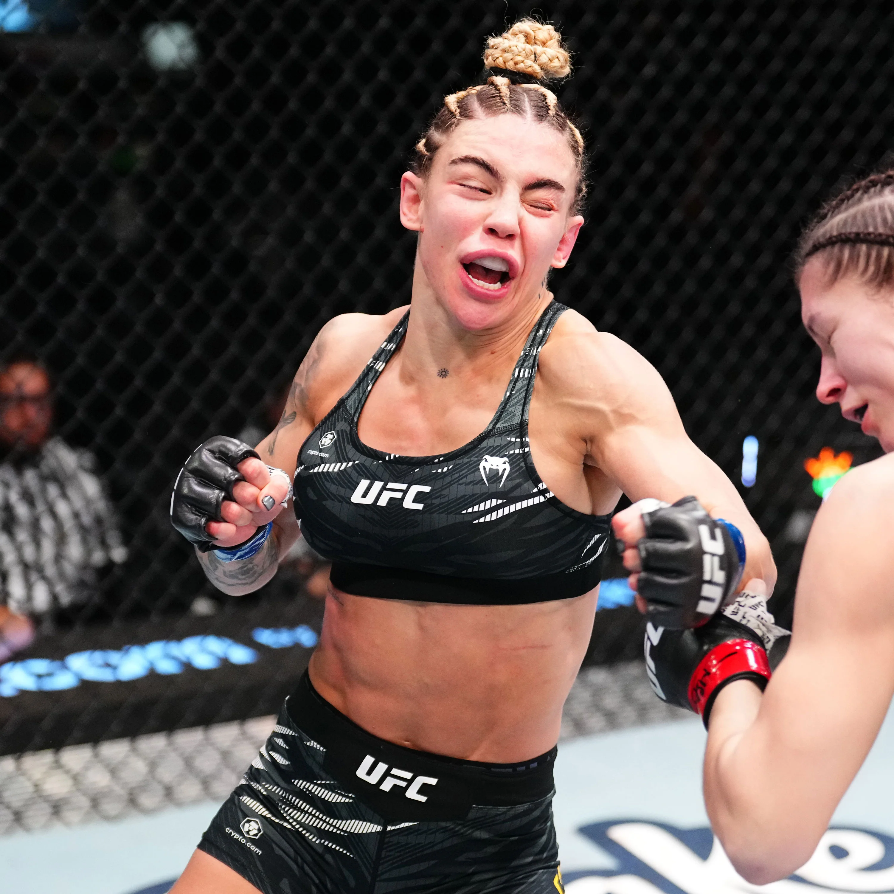 Nicolle Caliari Signed 1-of-1 Fight Issued Jersey UFC Fight Night: Dern vs Ribas - Image 4