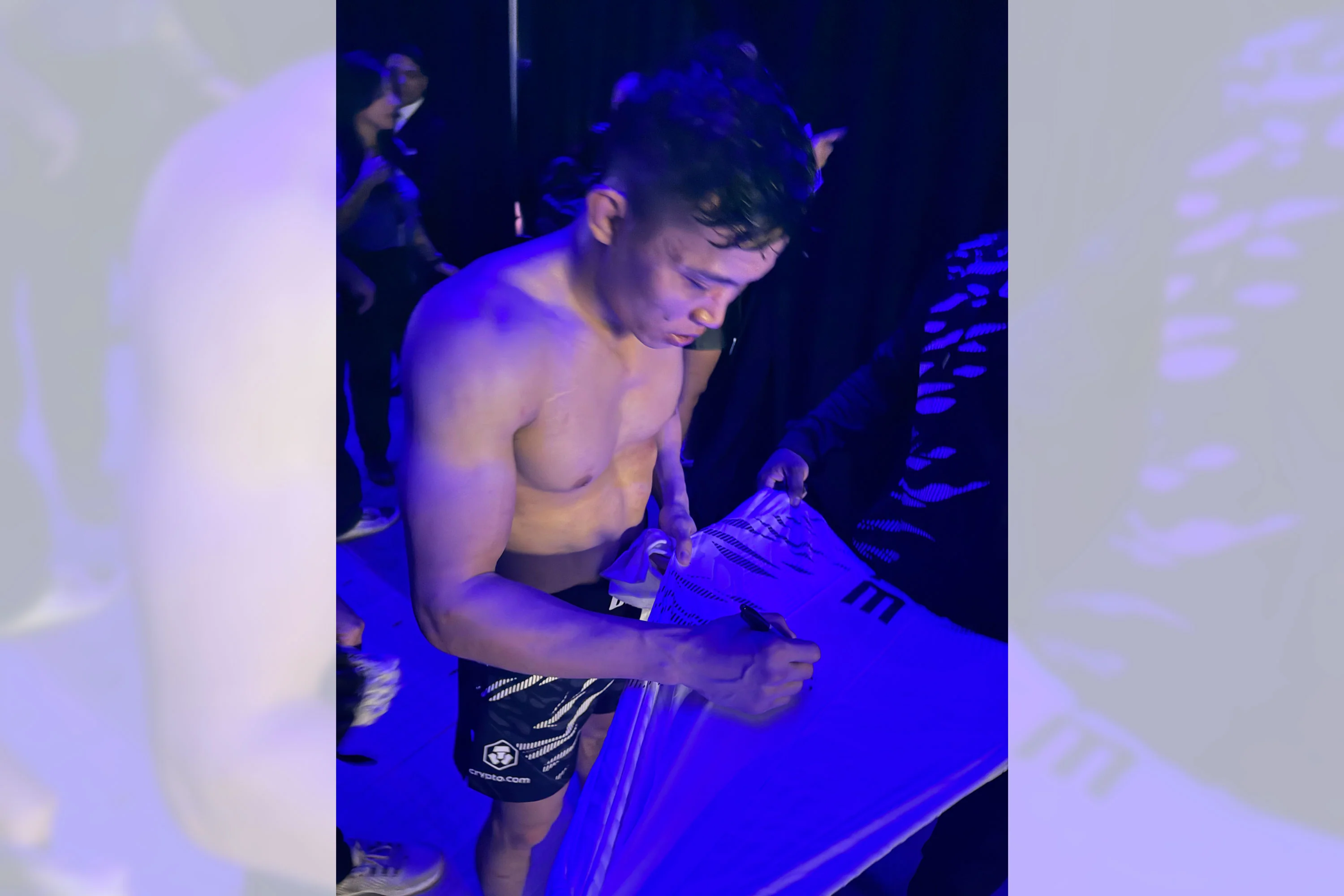 Quang Le Signed 1-of-1 Fight Issued Jersey UFC Fight Night: Yan vs Figueiredo - Image 2