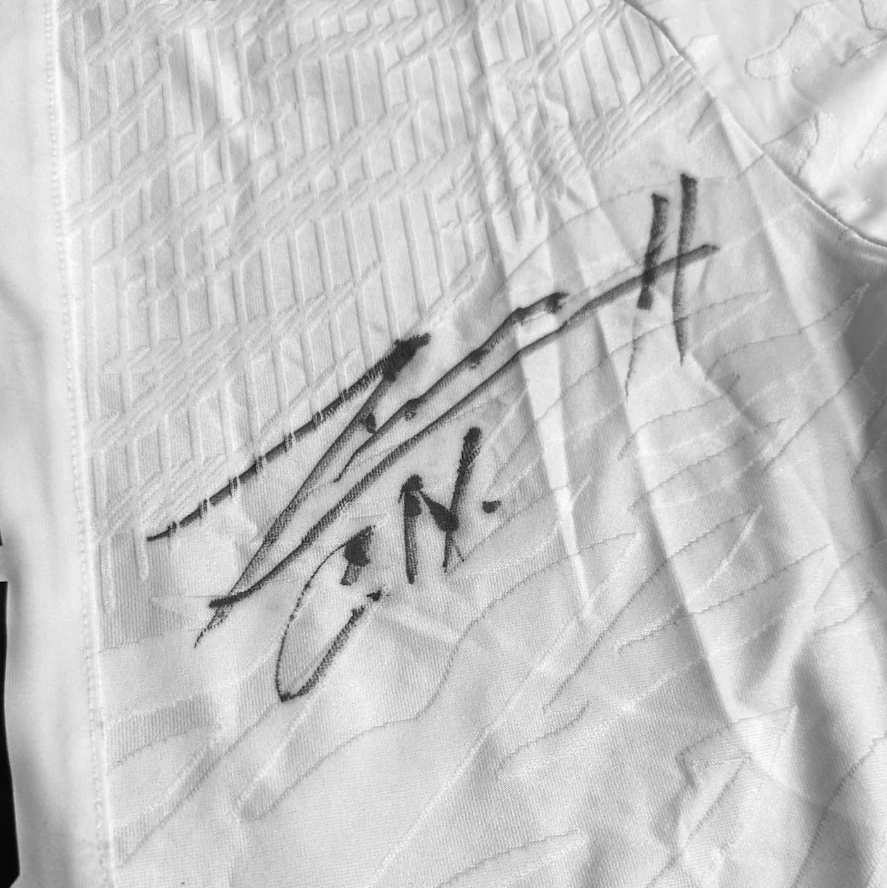Roberto Romero Signed 1-of-1 Fight Issued Jersey UFC Fight Night: Machado Garry vs Prates - Image 3