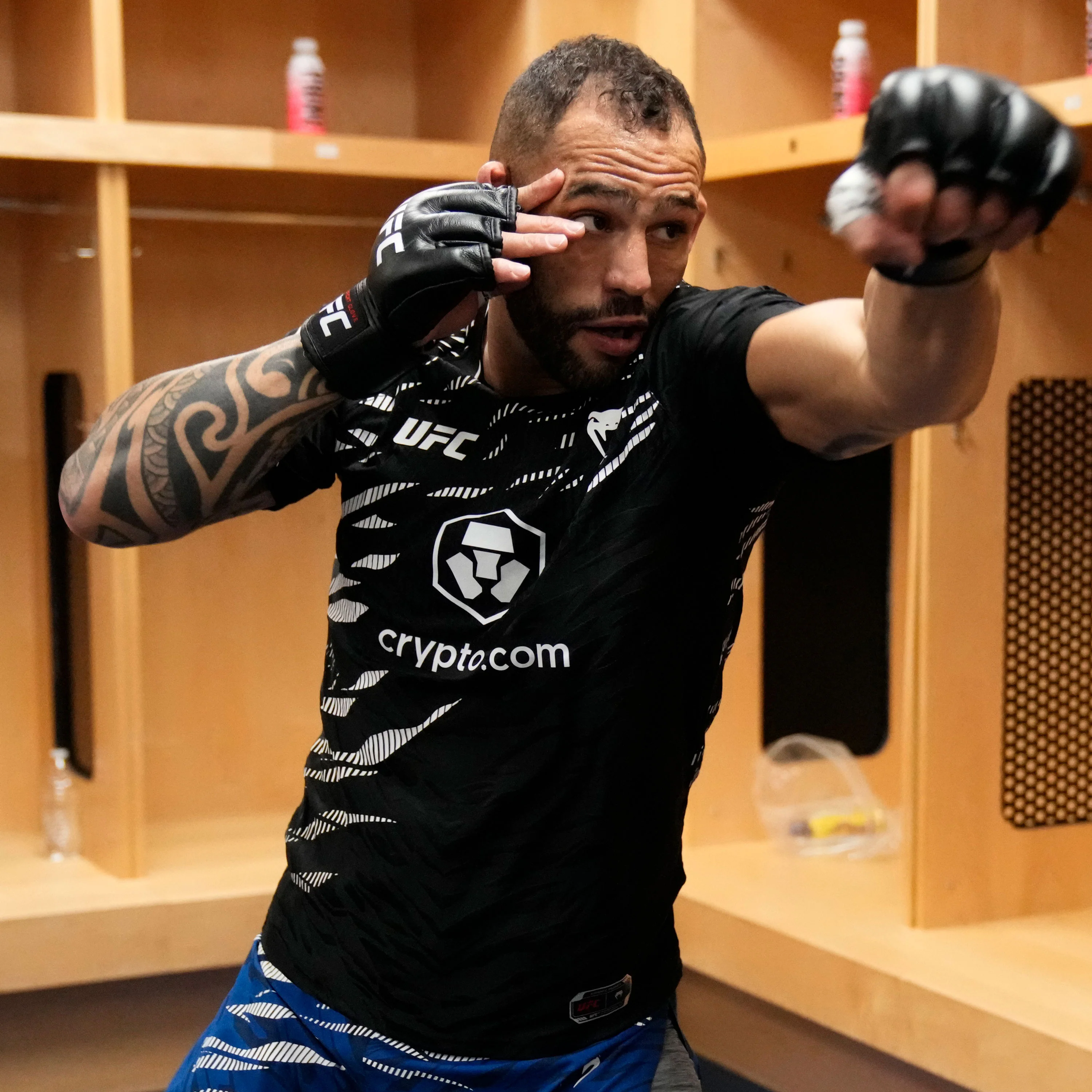 Santiago Ponzinibbio Signed 1-of-1 Fight Issued Jersey UFC Fight Night: Sandhagen vs Figueiredo - Image 3