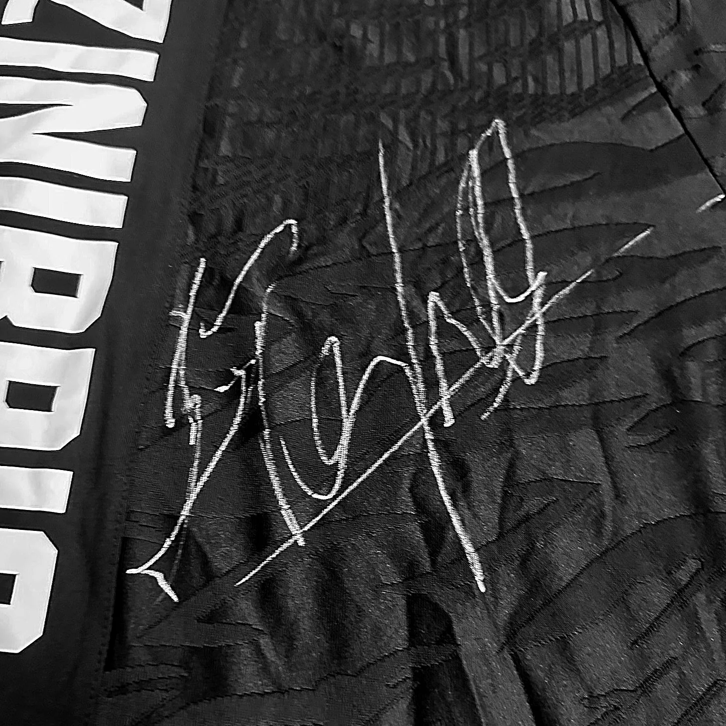 Santiago Ponzinibbio Signed 1-of-1 Fight Issued Jersey UFC Fight Night: Sandhagen vs Figueiredo - Image 4