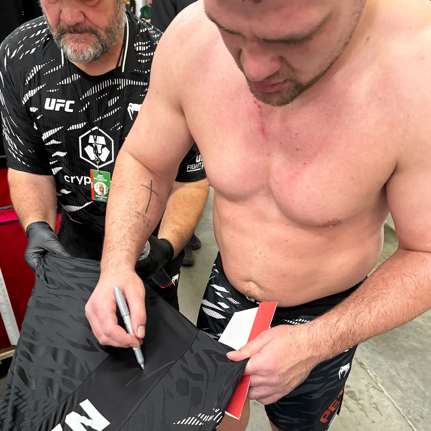 Thomas Petersen Signed 1-of-1 Fight Issued Jersey UFC Fight Night: Sandhagen vs Figueiredo - Image 2