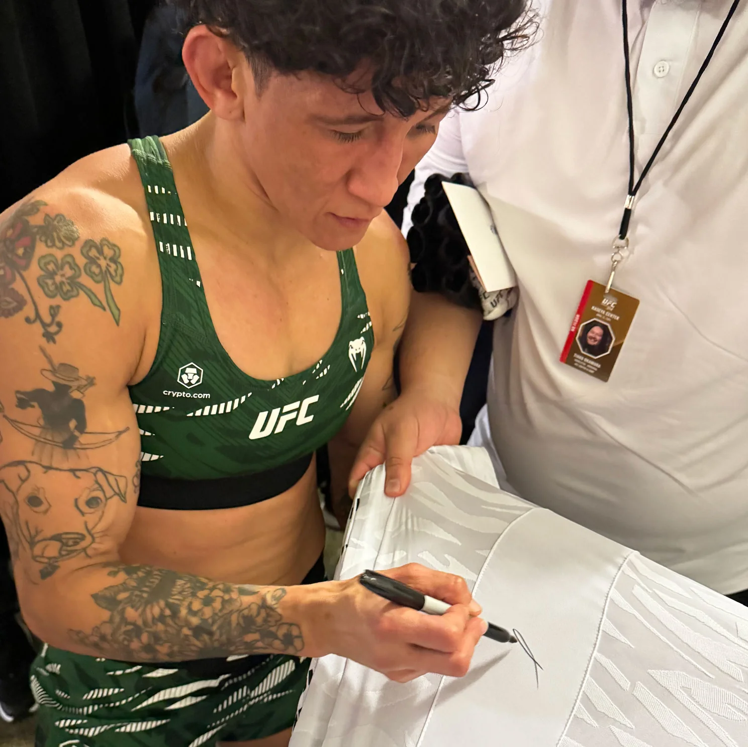 Virna Jandiroba Signed 1-of-1 Fight Issued Jersey UFC 314: Volkanovski vs Lopes - Image 2