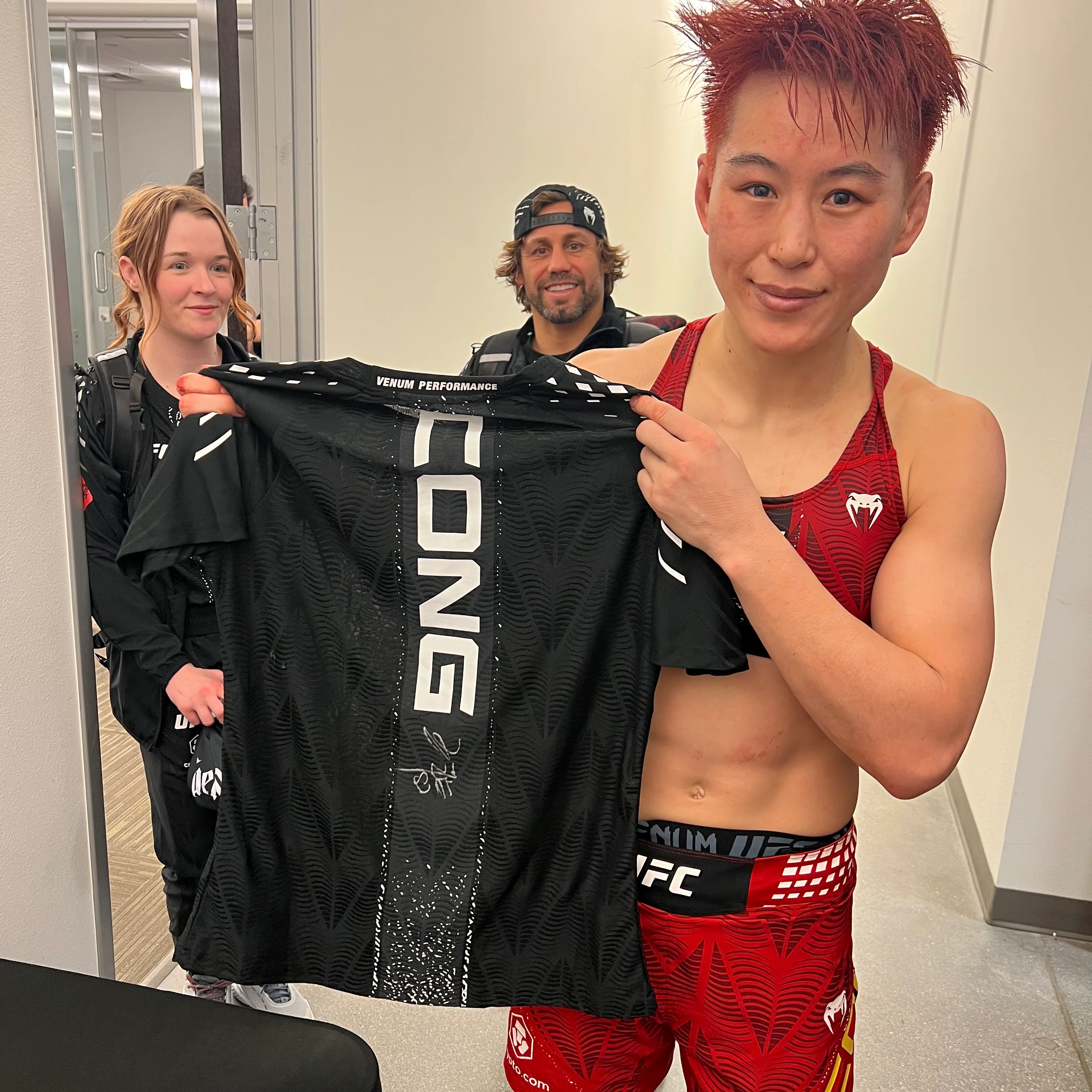 Wang Cong Signed 1-of-1 Fight Worn Jersey UFC Fight Night: Bautista vs Oliveira - Image 2
